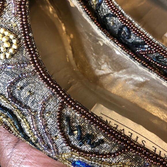 New Valerie Stevens beaded gold pumps - Picture 7 of 11